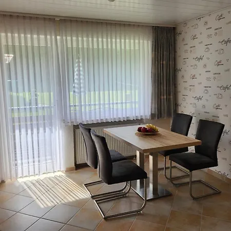 Gaestehaus Nietmann_ 8 דירה אלטנאו